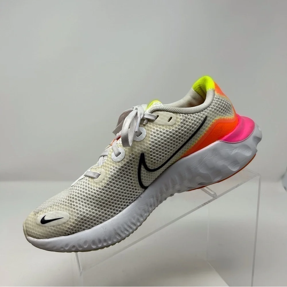 Nike Renew Run Platinum Pink Blast Lace Up Athletic Sneakers Size 6.5 Y (EU 39)